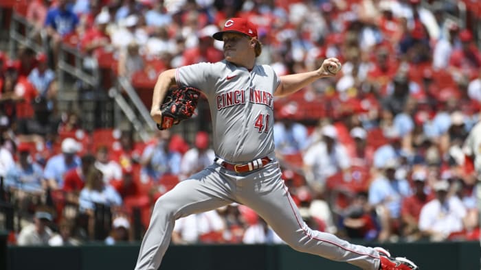 Cincinnati Reds starting pitcher Andrew Abbott (41) throws against the St. Louis Cardinals in the first inning at Busch Stadium.